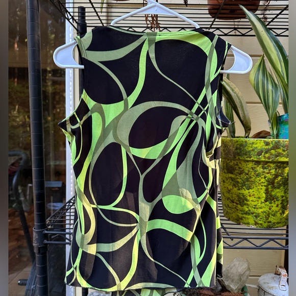 SUZIE IN THE CITY Y2k Green/Black Wavy Top Asymmetrical Tank Size Petite Small - Picture 8 of 9